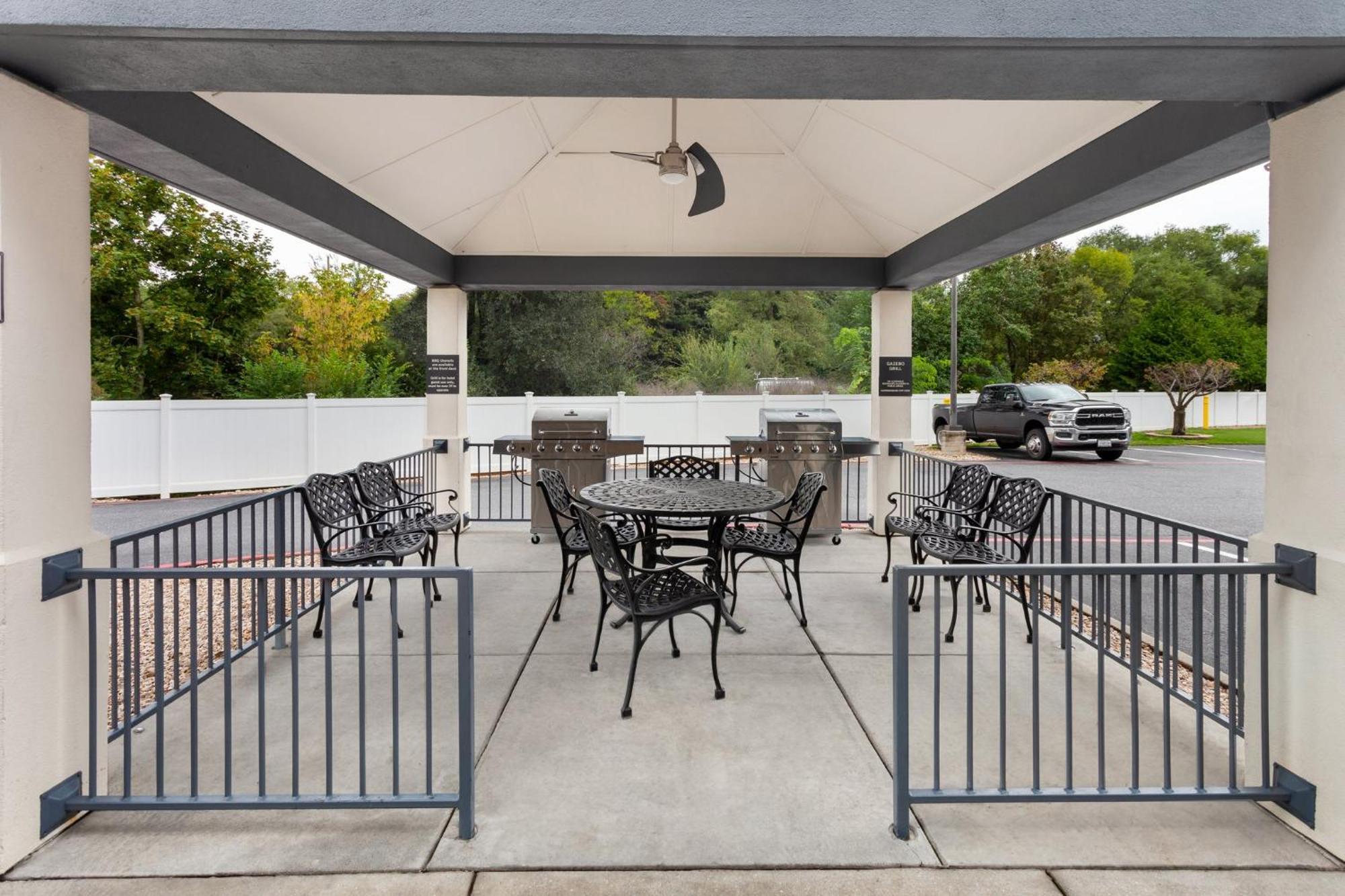 Candlewood Suites Harrisonburg By Ihg Εξωτερικό φωτογραφία